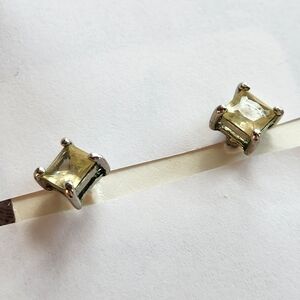 SILVER TONE AND YELLOW STONE STUD PIERCED EARRINGS